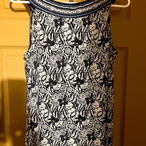 Max Studio long tunic tank in medium. Navy and white print